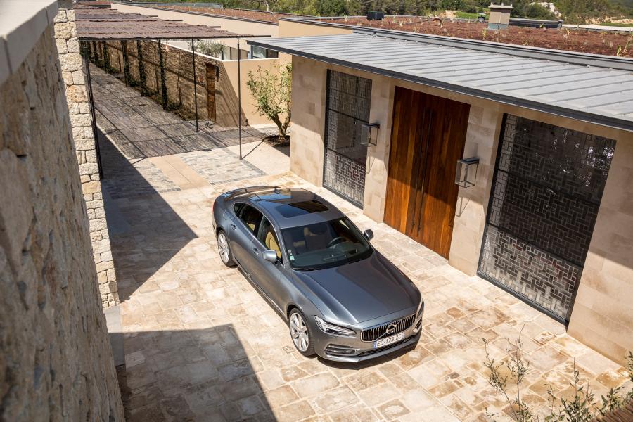  Volvo S90 D4 Inscription 2016 года  (WW) (фото 16 из 24)